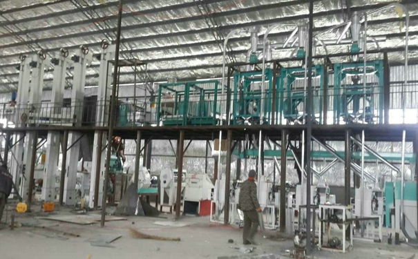 <a href=http://www.378492.com/product/6/ target=_blank class=infotextkey>玉米深加工機(jī)械</a>